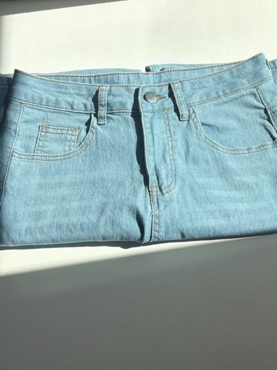 Other Denim - 🩵 Beautiful Light Wash Straight Leg Jeans 🩵  !! MSRP of $50!!